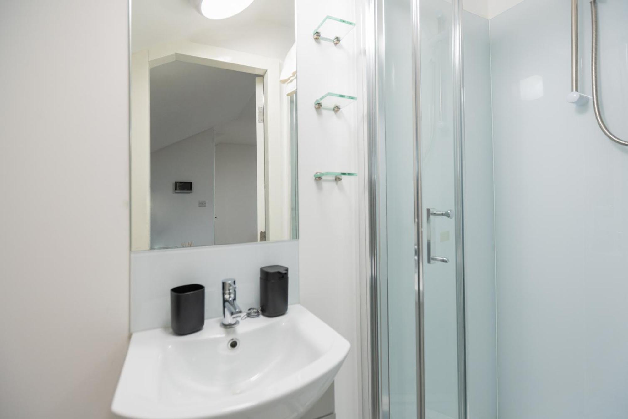 Spacious And Modern In G Apartamento